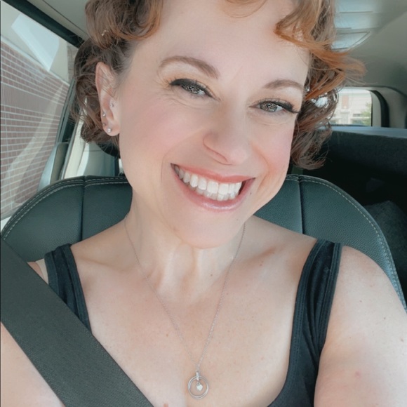 Meet your Posher, Emily - Picture 3 of 6